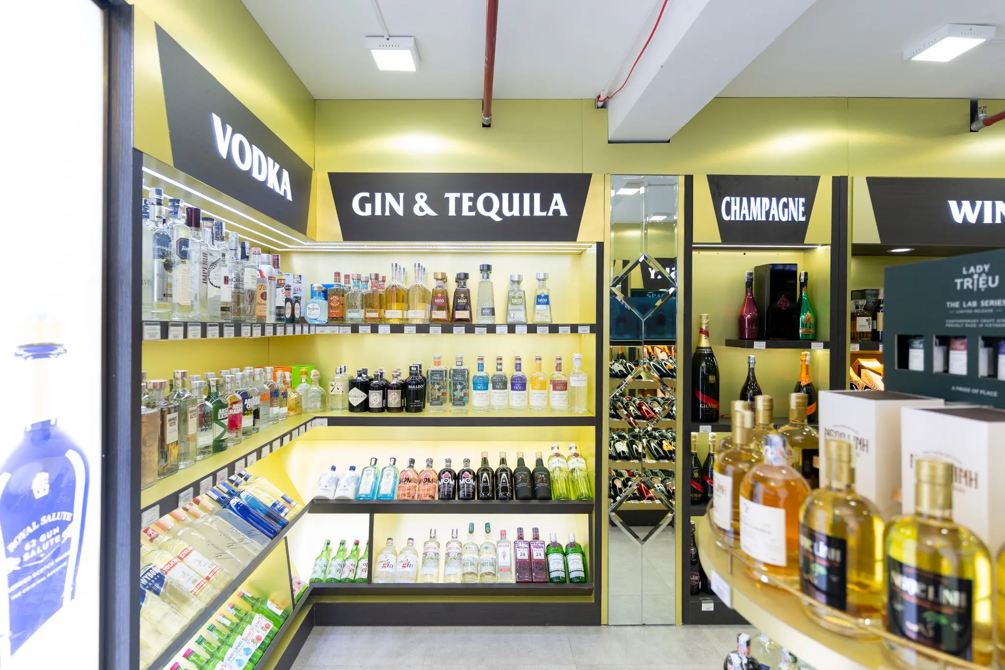 Rượu ngoại thu thủy store 3